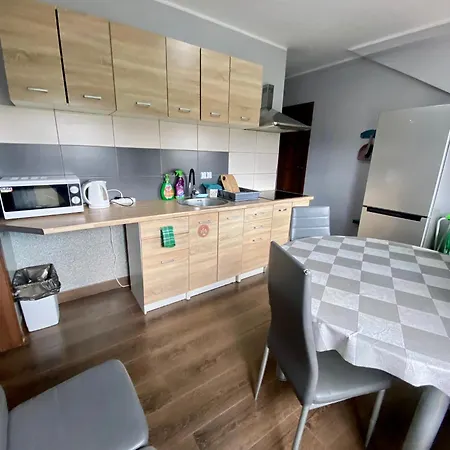 Kandulski بيت شباب *