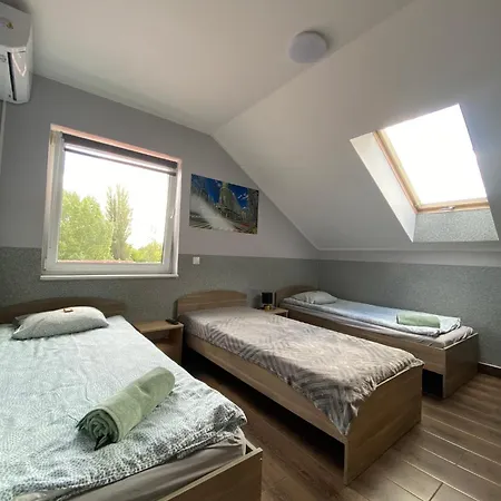 Kandulski بيت شباب