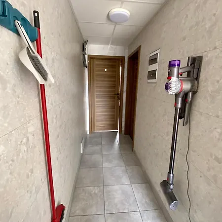 Kandulski Hostel *